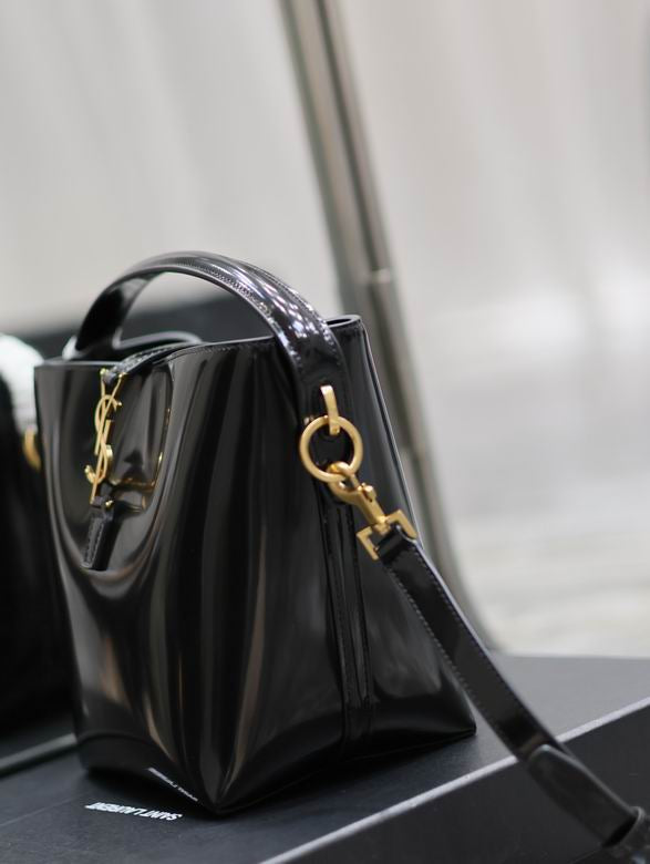 Saint Laurent