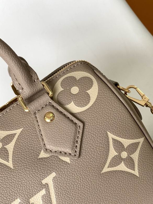 Louis Vuitton Speedy